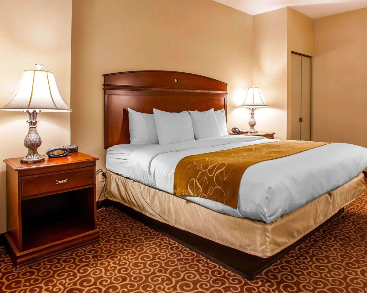 Comfort Suites East Brunswick - South River