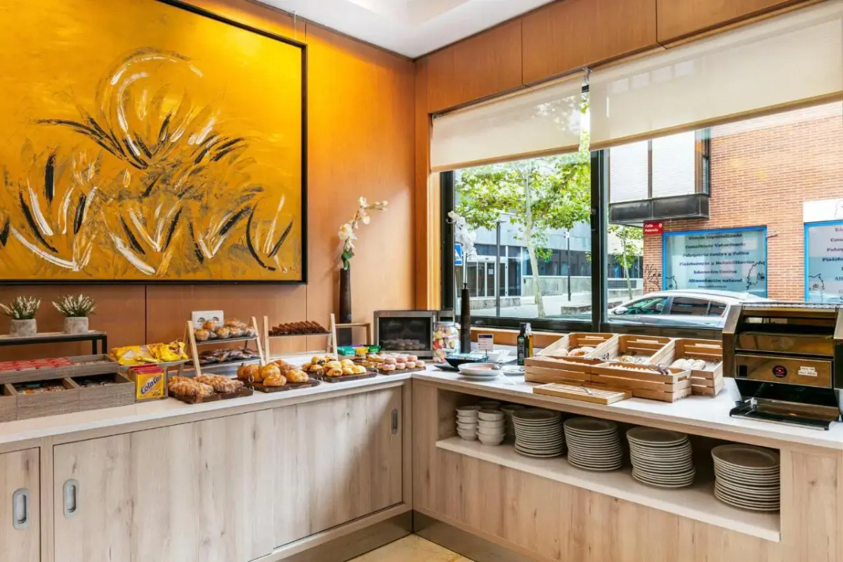 Отель Sercotel de los Reyes