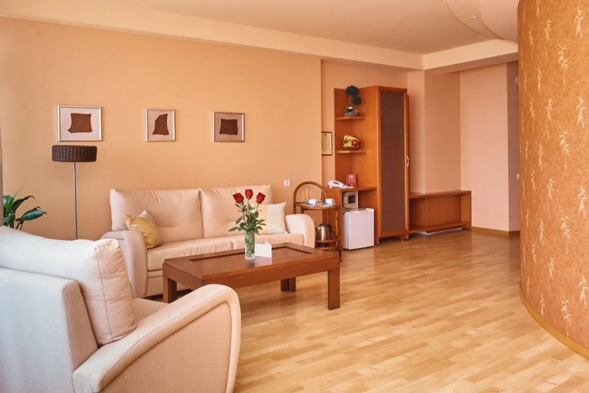 Тиссен Хаус