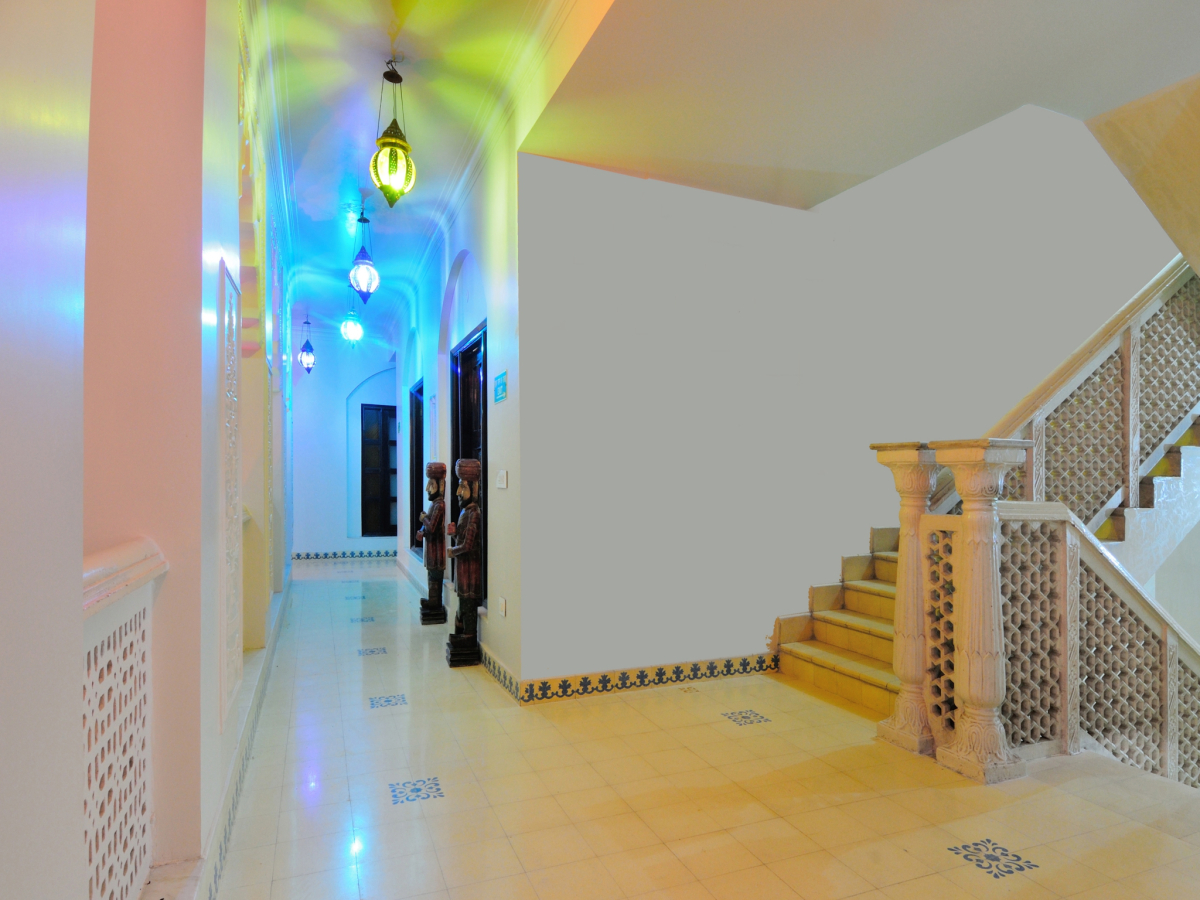 Jyoti Mahal A Royal Heritage Hotel - 5 Mins from New Delhi Railway station & 2Mins From Metro