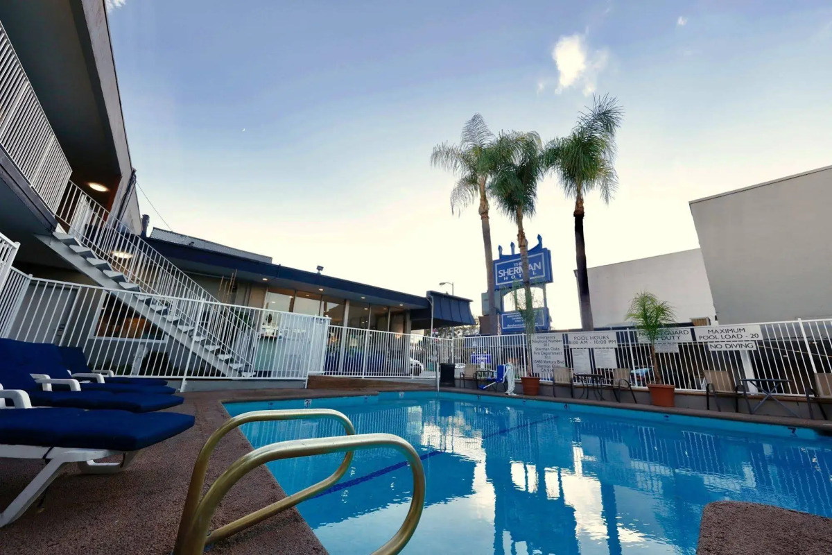 The Sojourn Los Angeles - Sherman Oaks