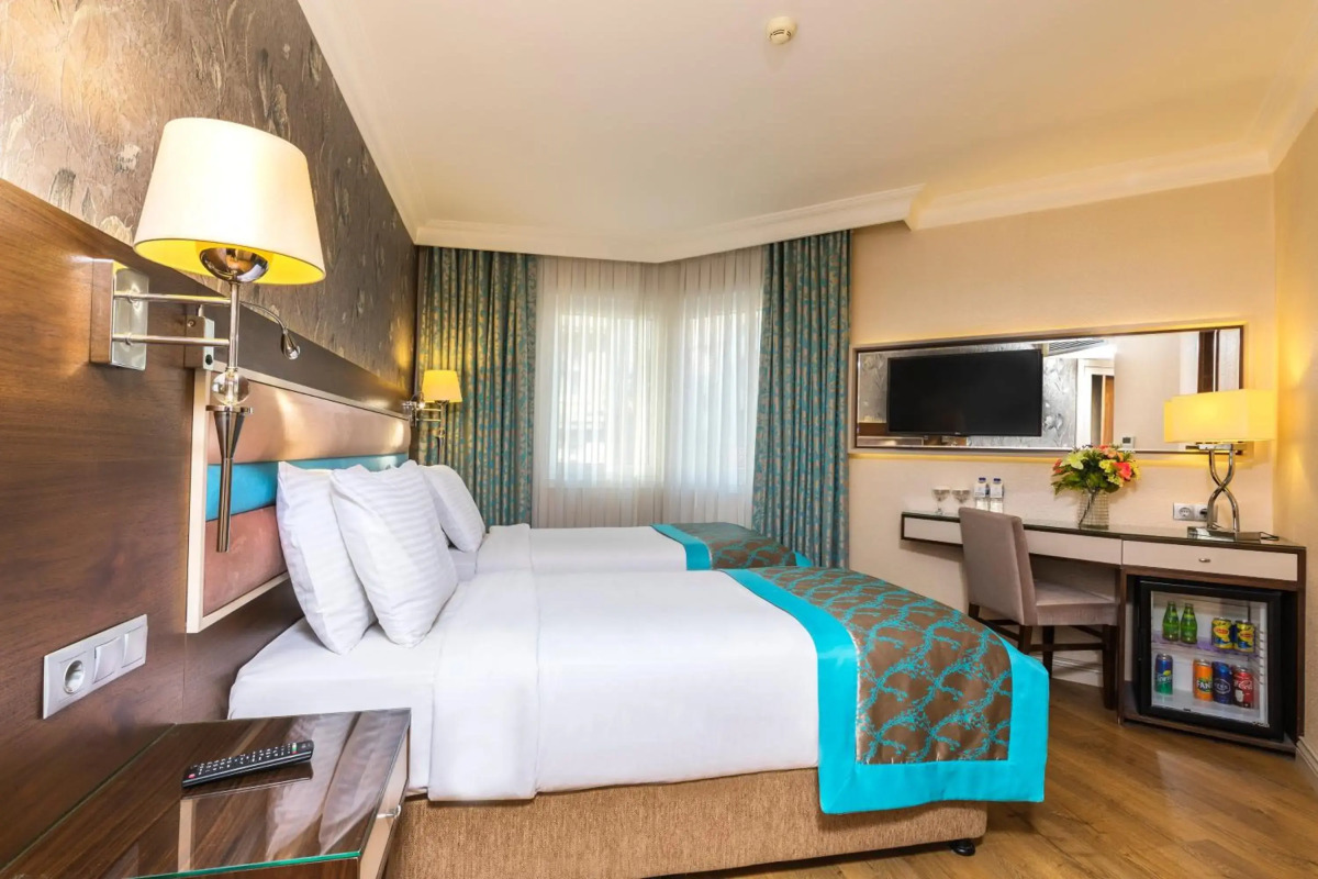 Huatian Chinagora Hotel