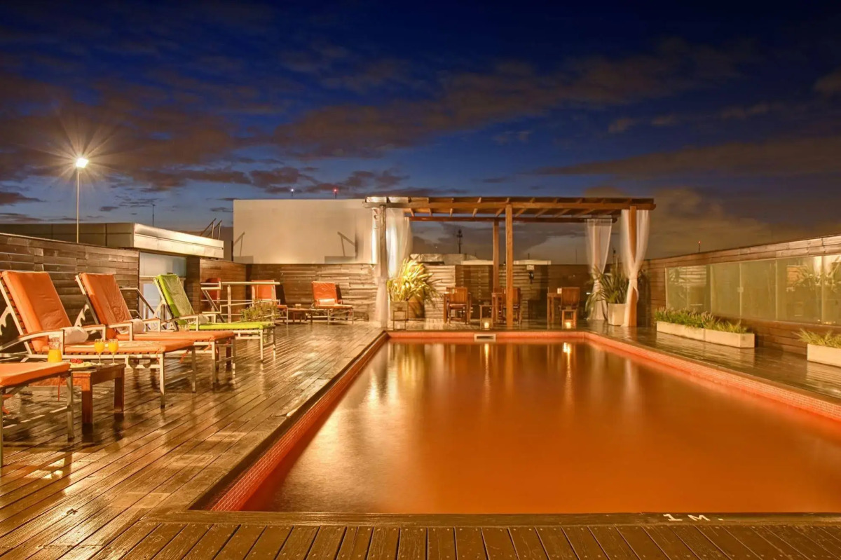 Broadway Hotel & Suites