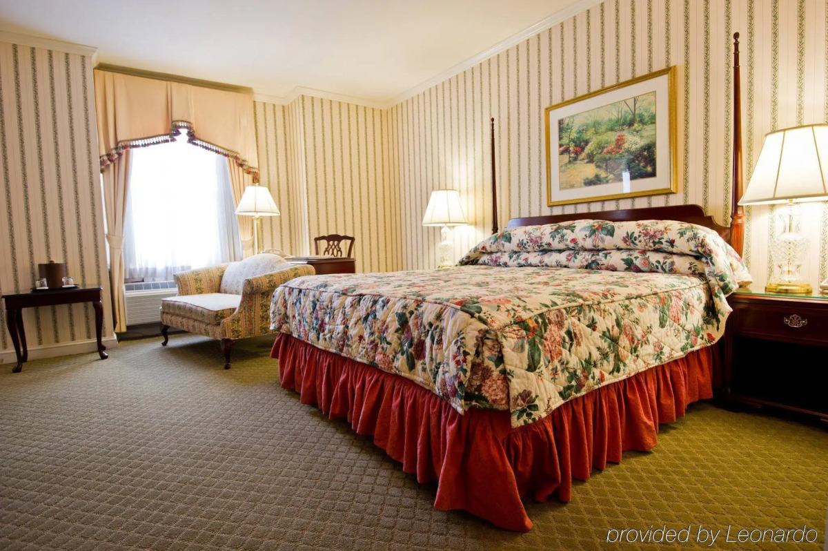 The Yorktowne Hotel, Tapestry Collection by Hilton