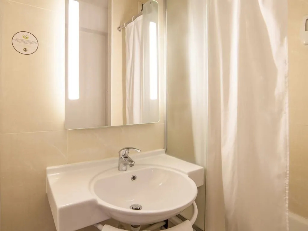 B&B HOTEL Paris Malakoff Parc des Expositions