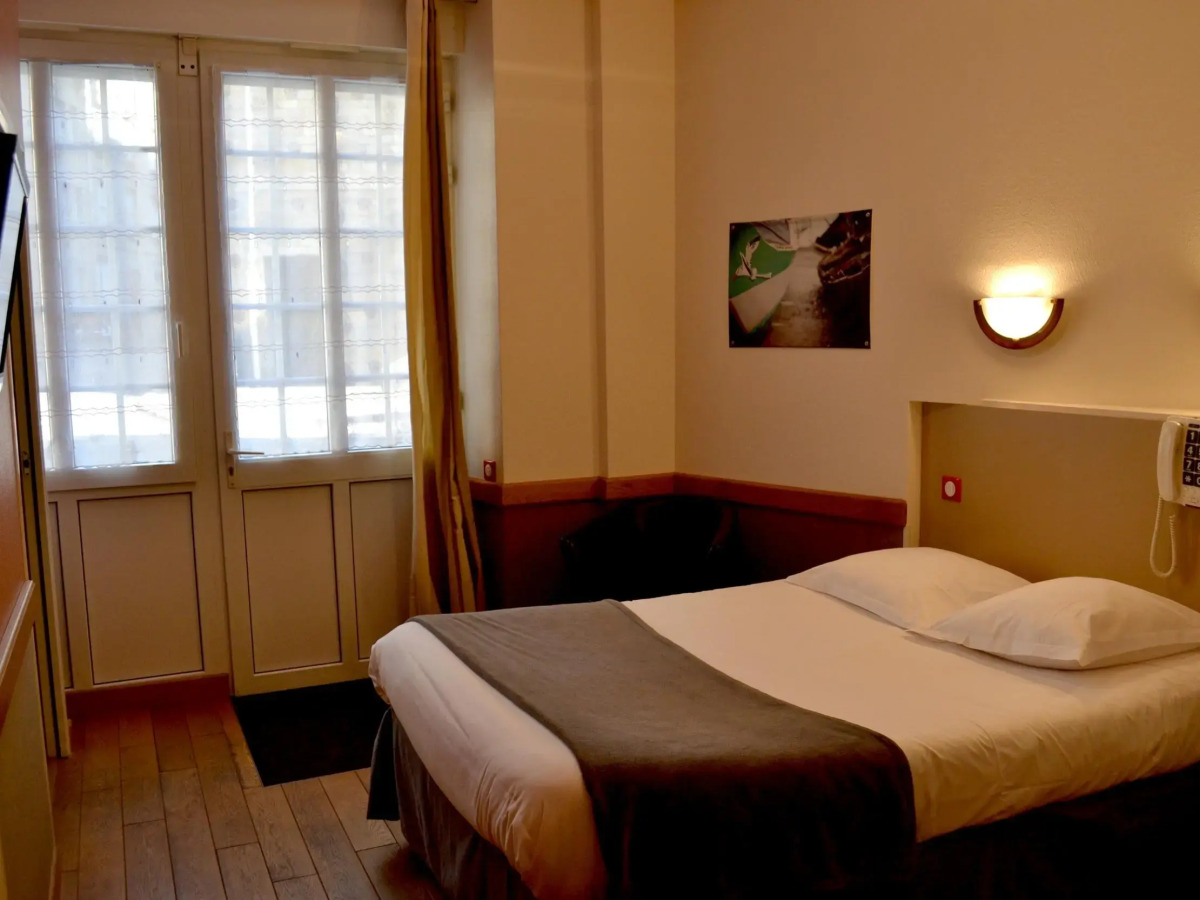 Hotel De La Porte Saint Pierre