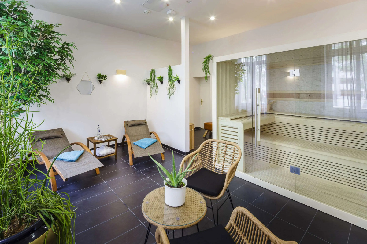 Star-Apart Hansa Hotel