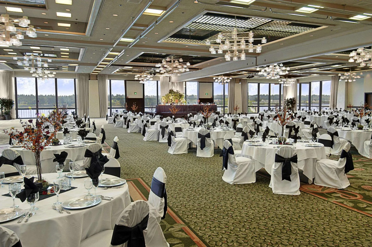 Holiday Inn Portland - Columbia Riverfront by IHG