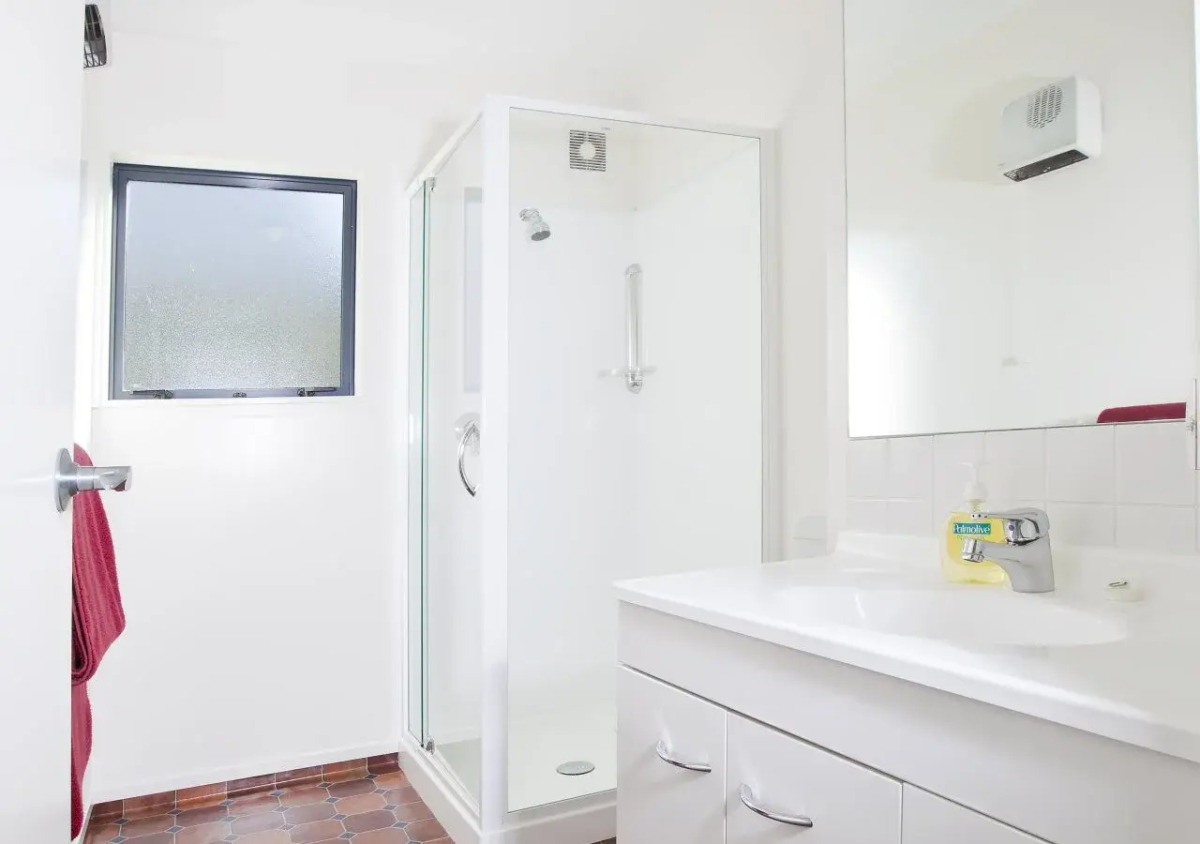 298 Westside Motor Lodge