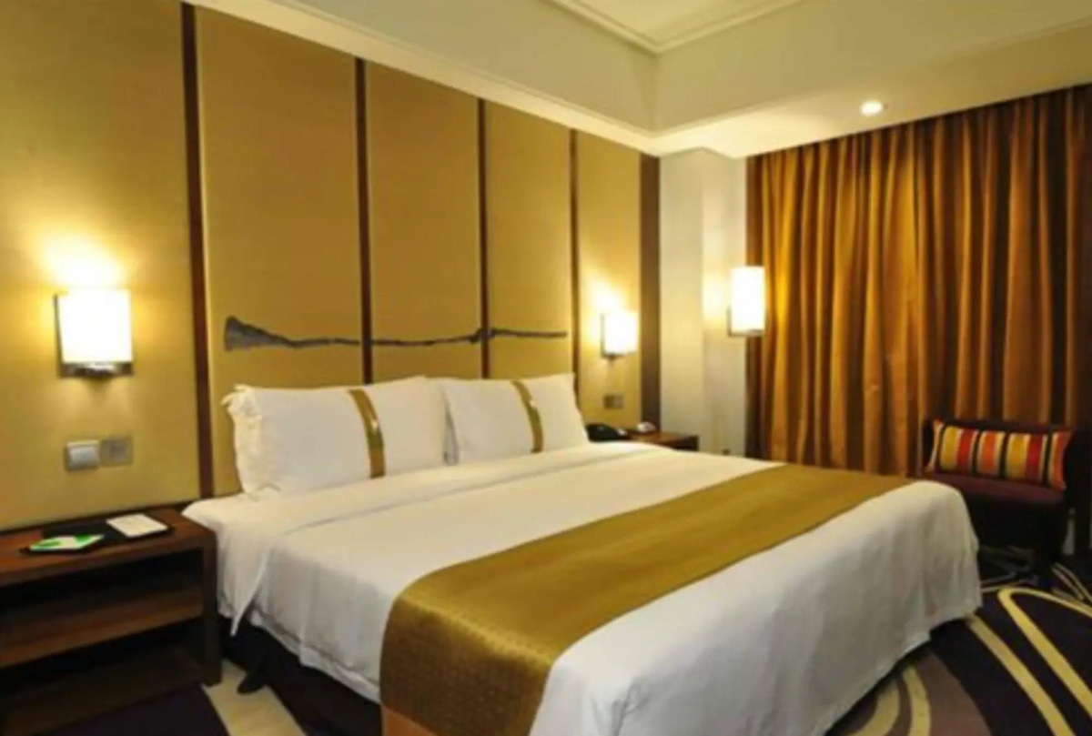 Holiday Inn Qingdao City Centre by IHG