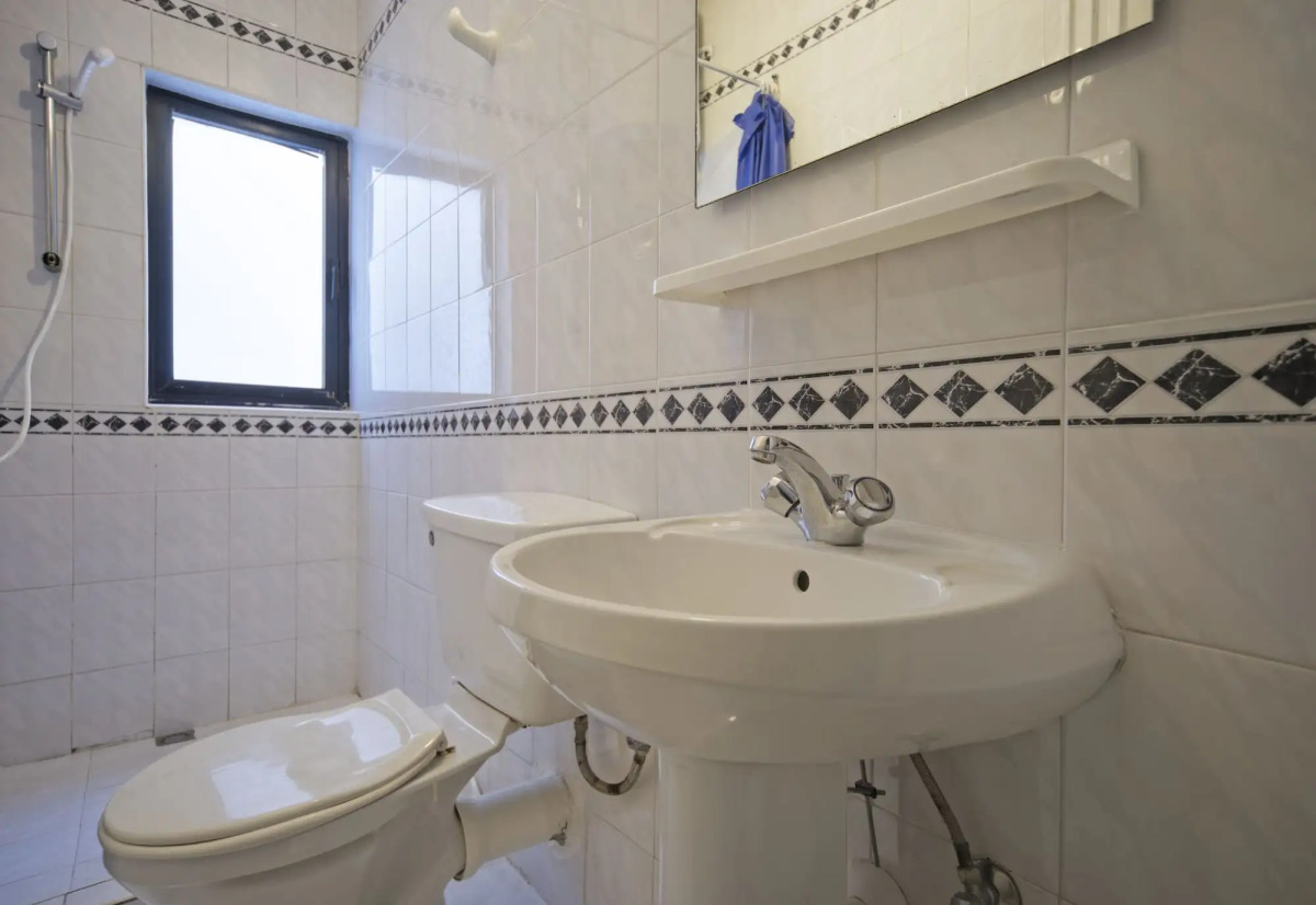 White Dolphin Complex Hotel