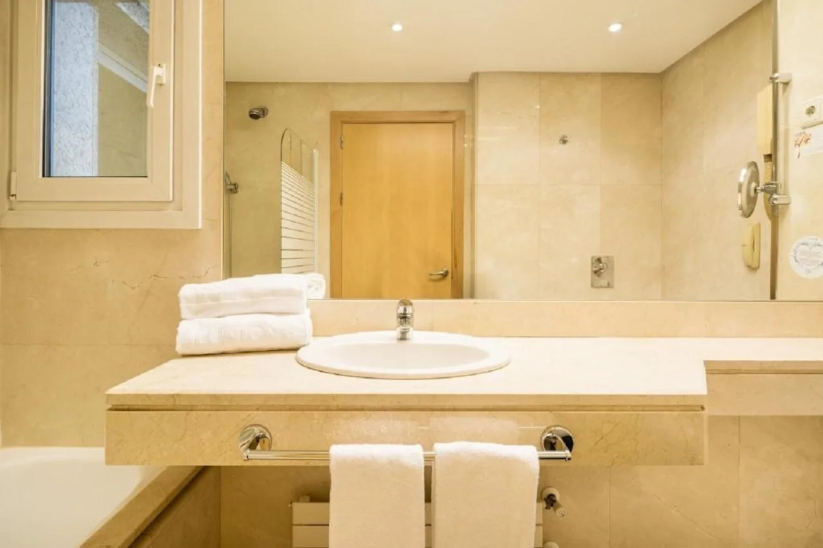 Отель ILUNION Pio XII