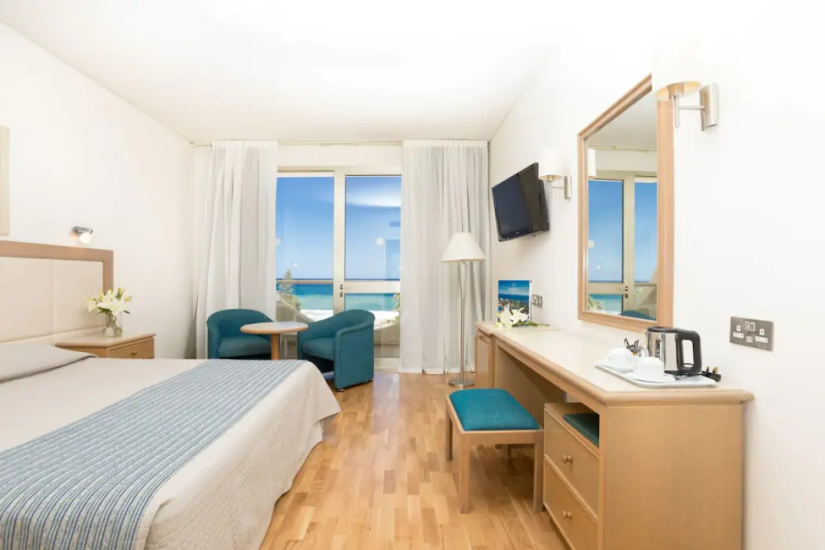 The Golden Coast Beach Hotel