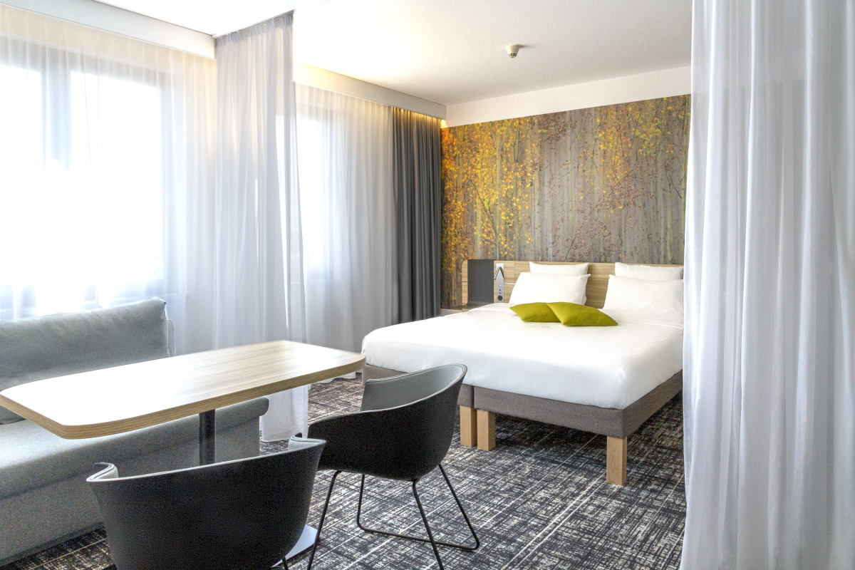 Отель Novotel Suites Wien City Donau
