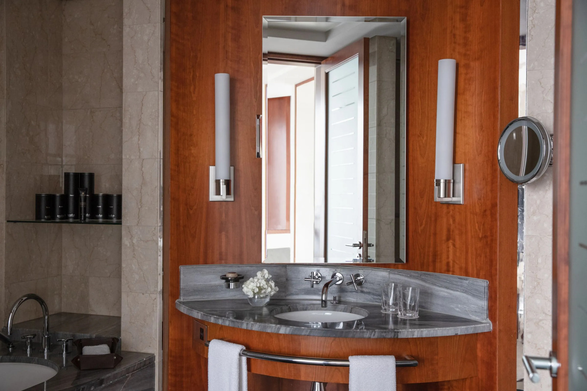 Jumeirah Emirates Towers Dubai