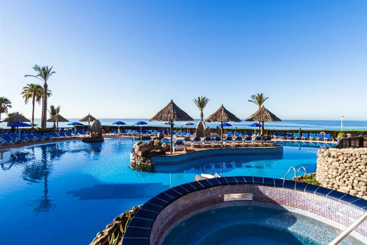 Апарт-отель BlueBay Beach Club