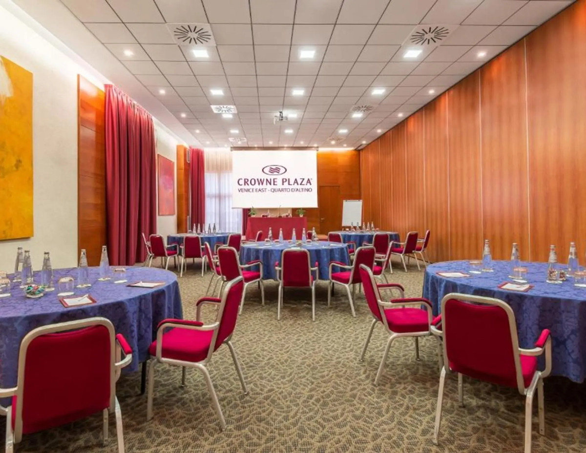 Crowne Plaza Venice East by IHG