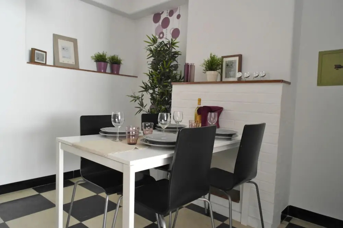 Hi5 Apartments - Parliament