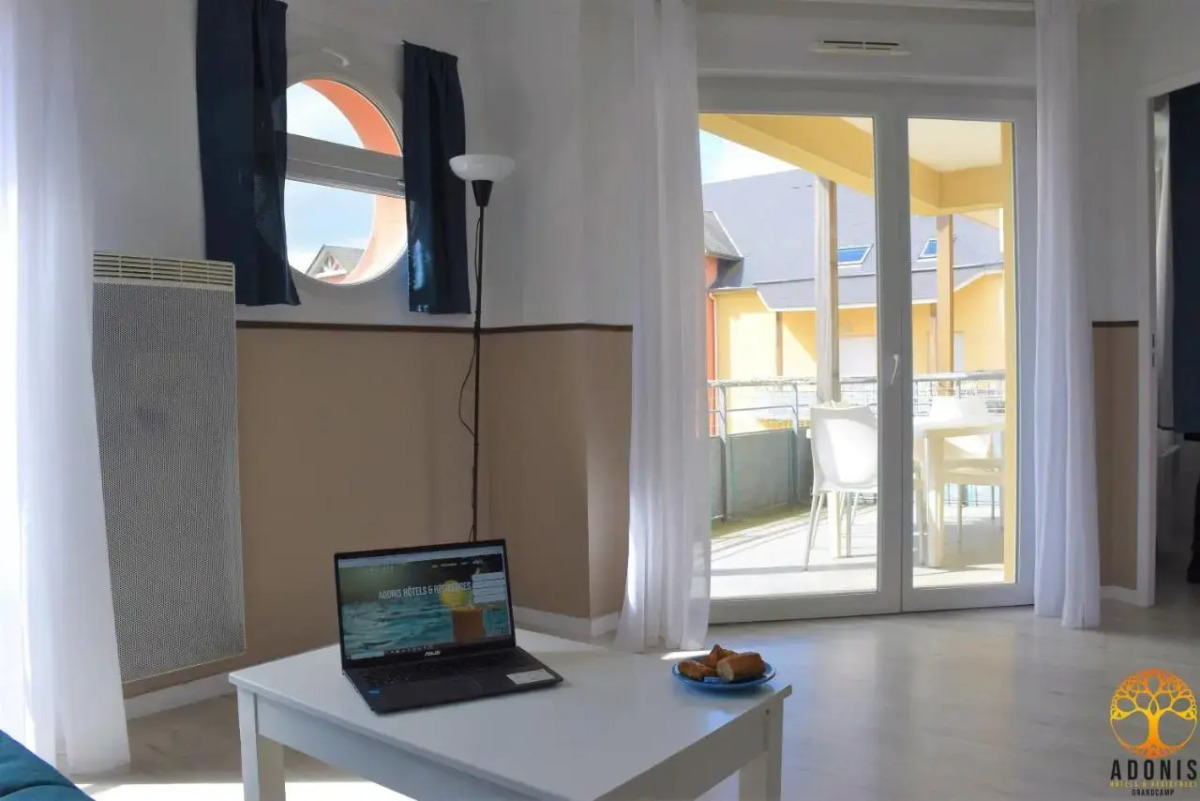 Adonis Grandcamp - Les Isles de Sola