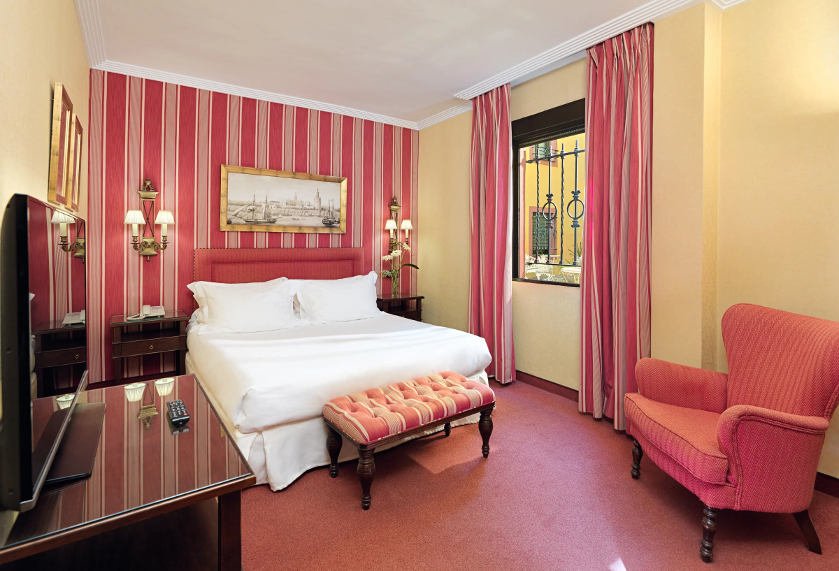 H10 Corregidor Boutique Hotel