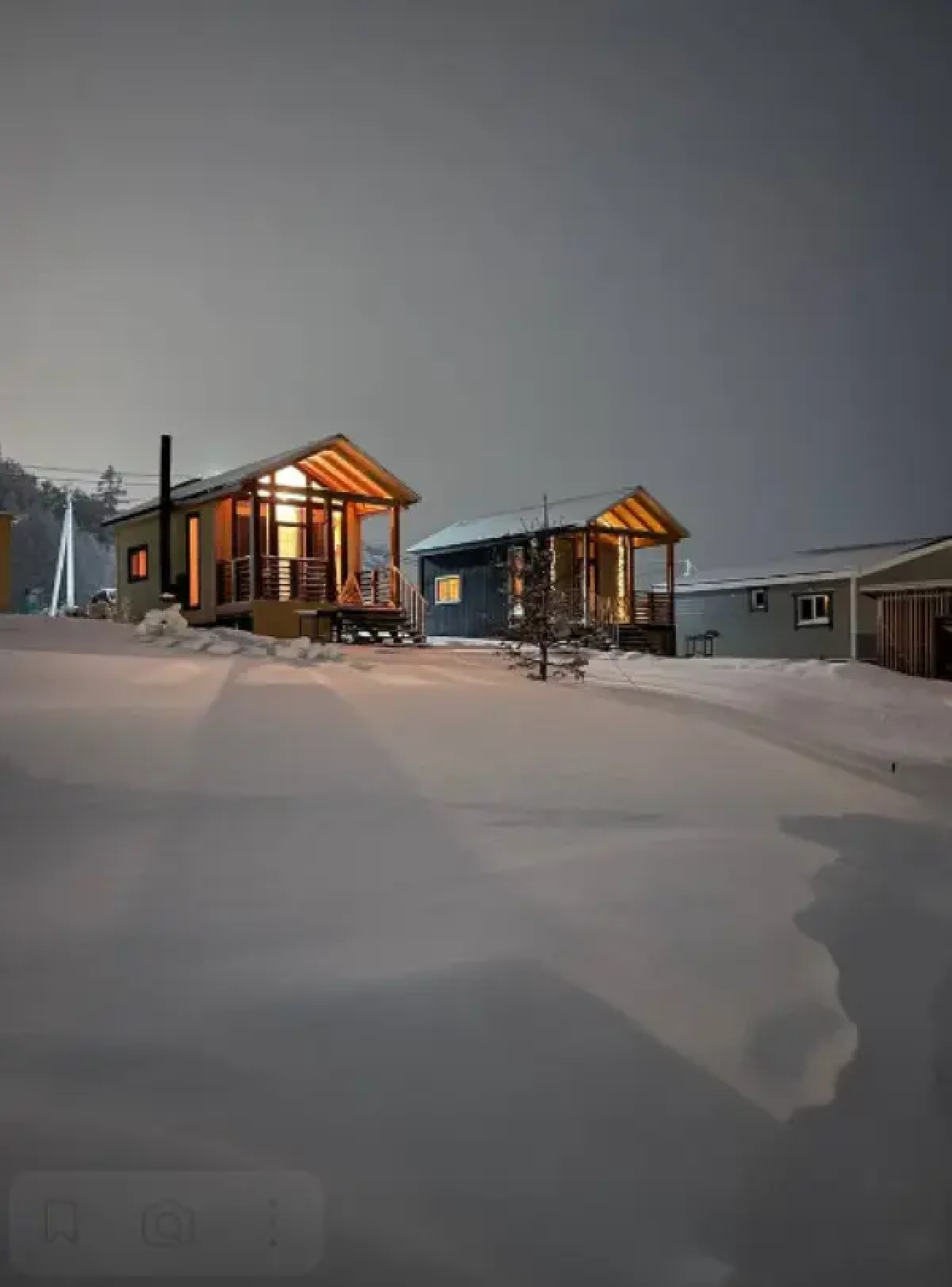 Черный домик