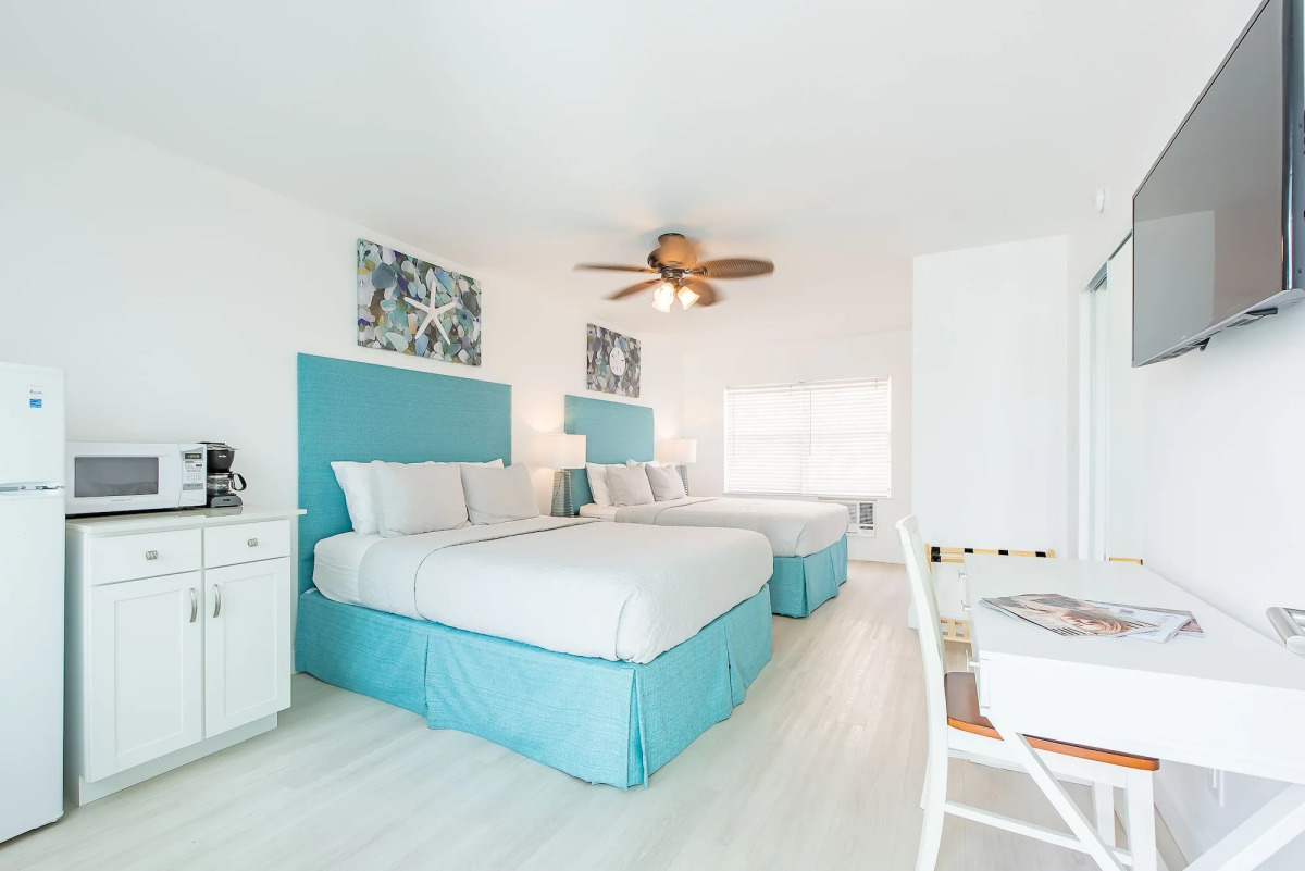 Sea Beach Plaza - Near Jungle Queen Riverboat