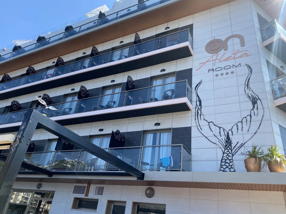 ON ALETA ROOM designed for adults