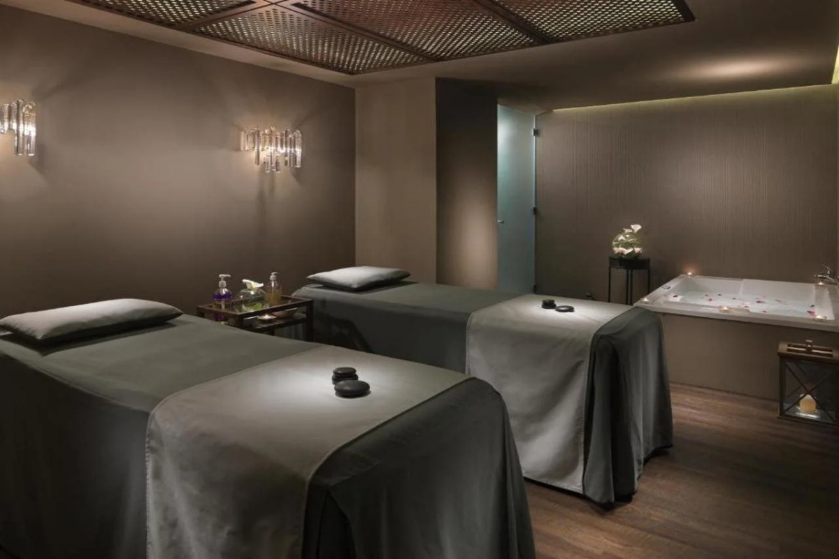 Отель H10 Conquistador