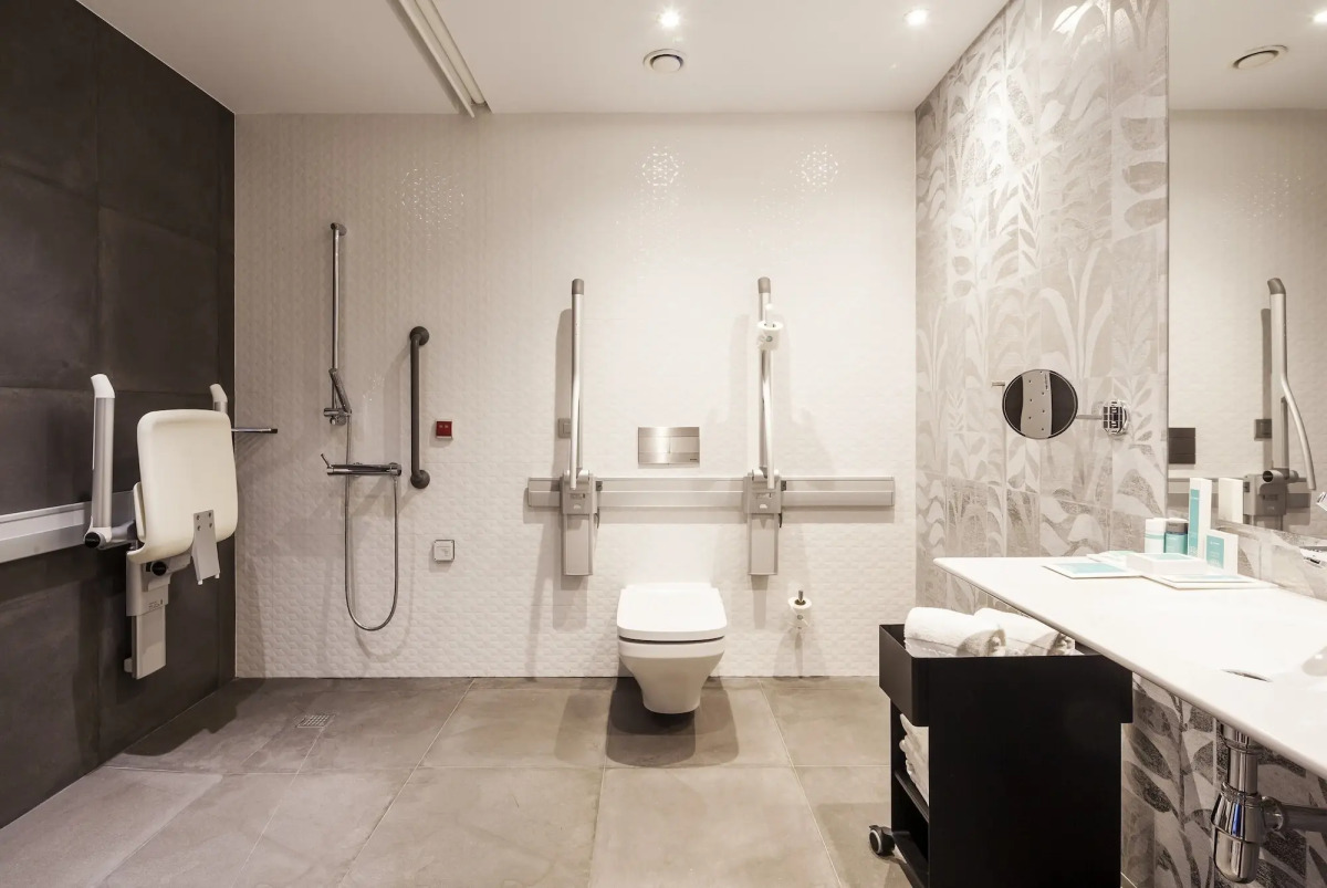 Отель ILUNION Atrium