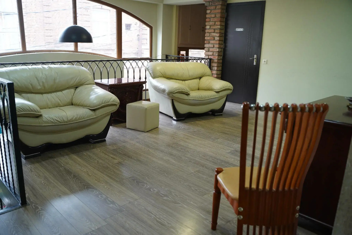 Отель Aura Plaza