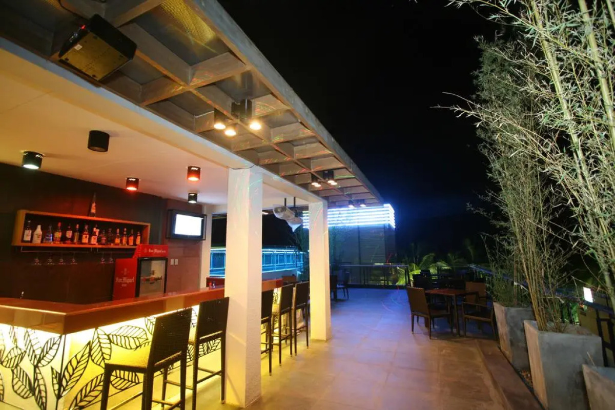 Crown Regency Courtyard Resort