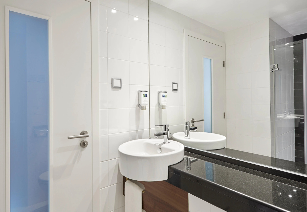 Holiday Inn Express Lisbon - Alfragide by IHG