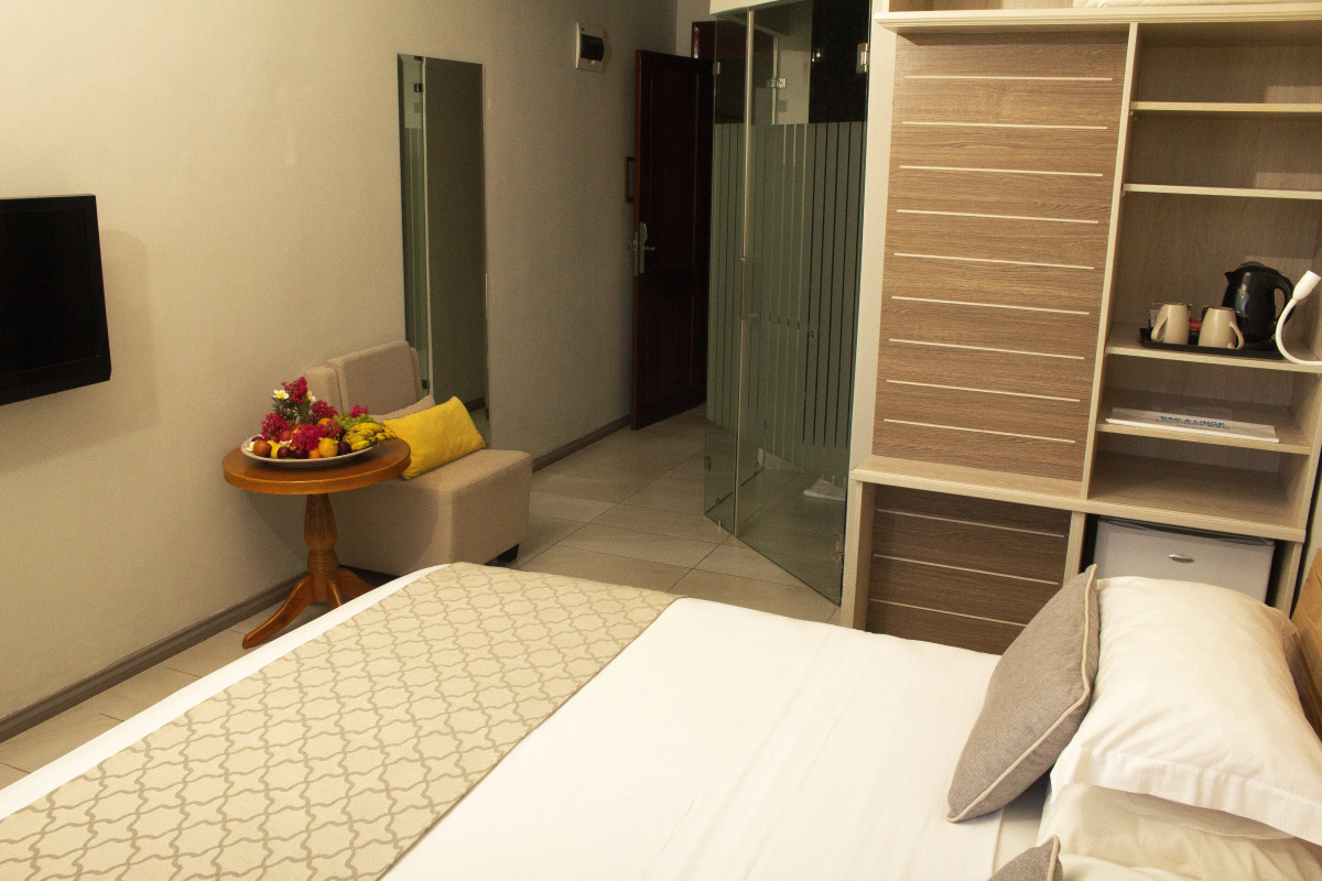 Le Peninsula Bay Beach Resort