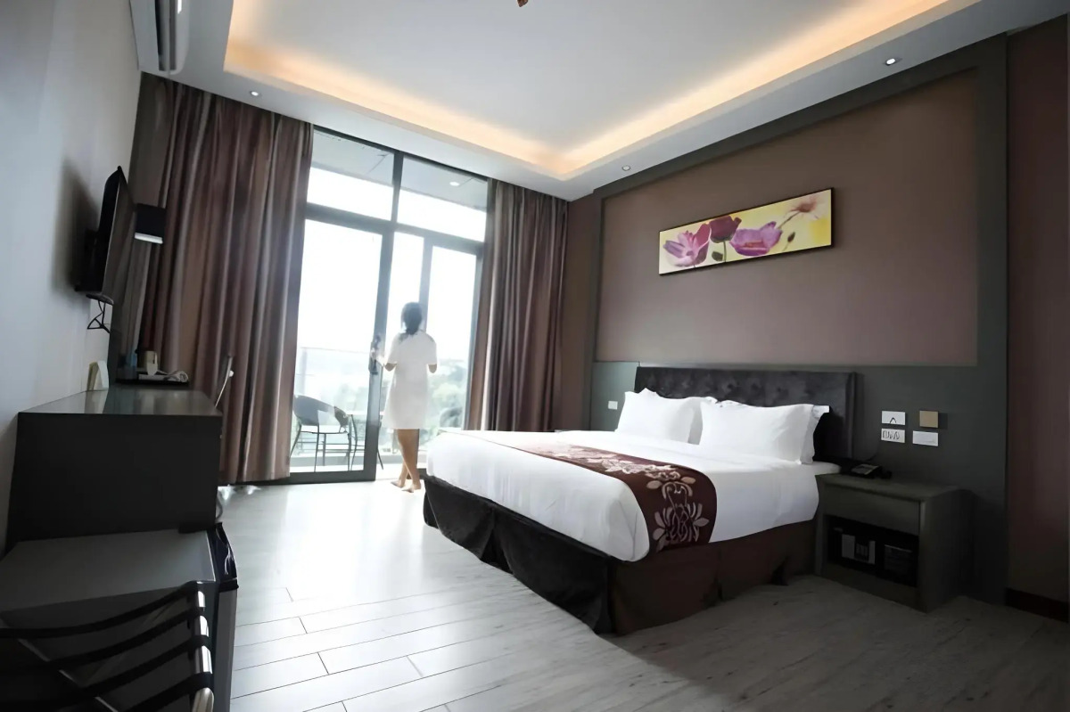 Vienna Hotel (Newly Renovated 2025)