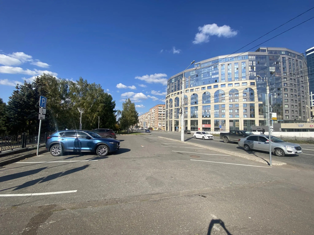 4 Ugla (Четыре угла) на Максима Горького 150