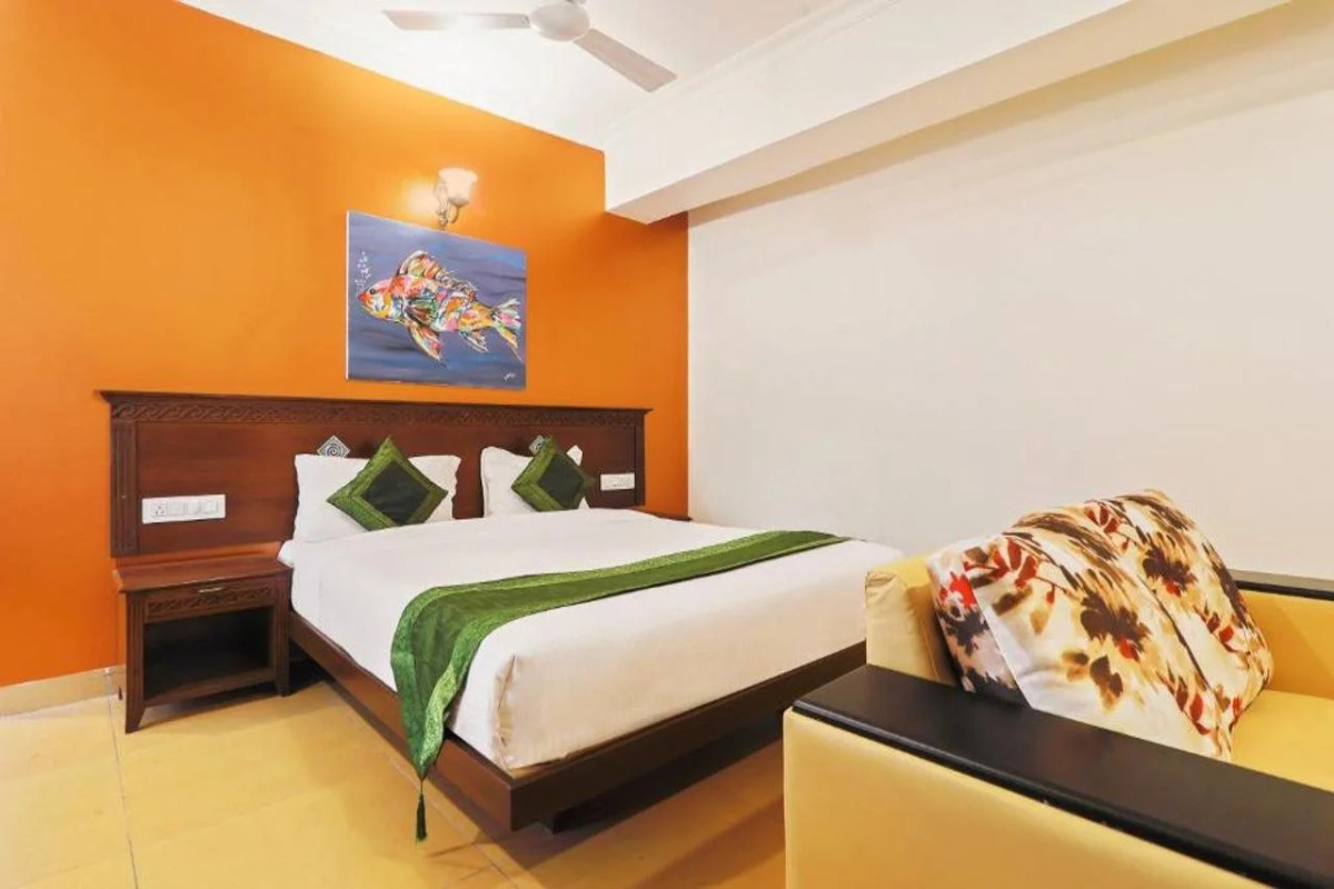 Treebo Premium Dona Eliza, 700 metres from Calangute Beach