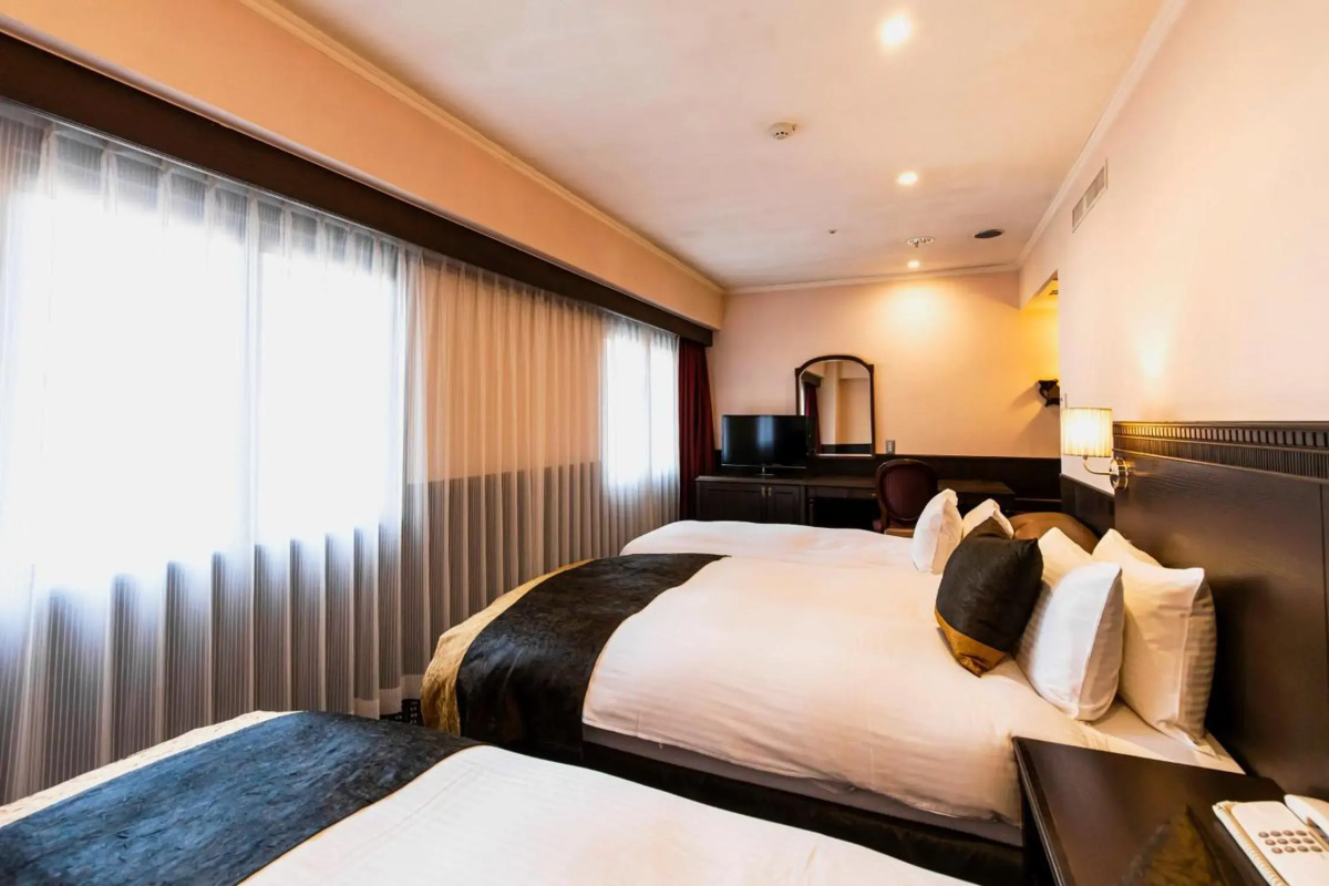 Kobe Tor Road Hotel Sanraku