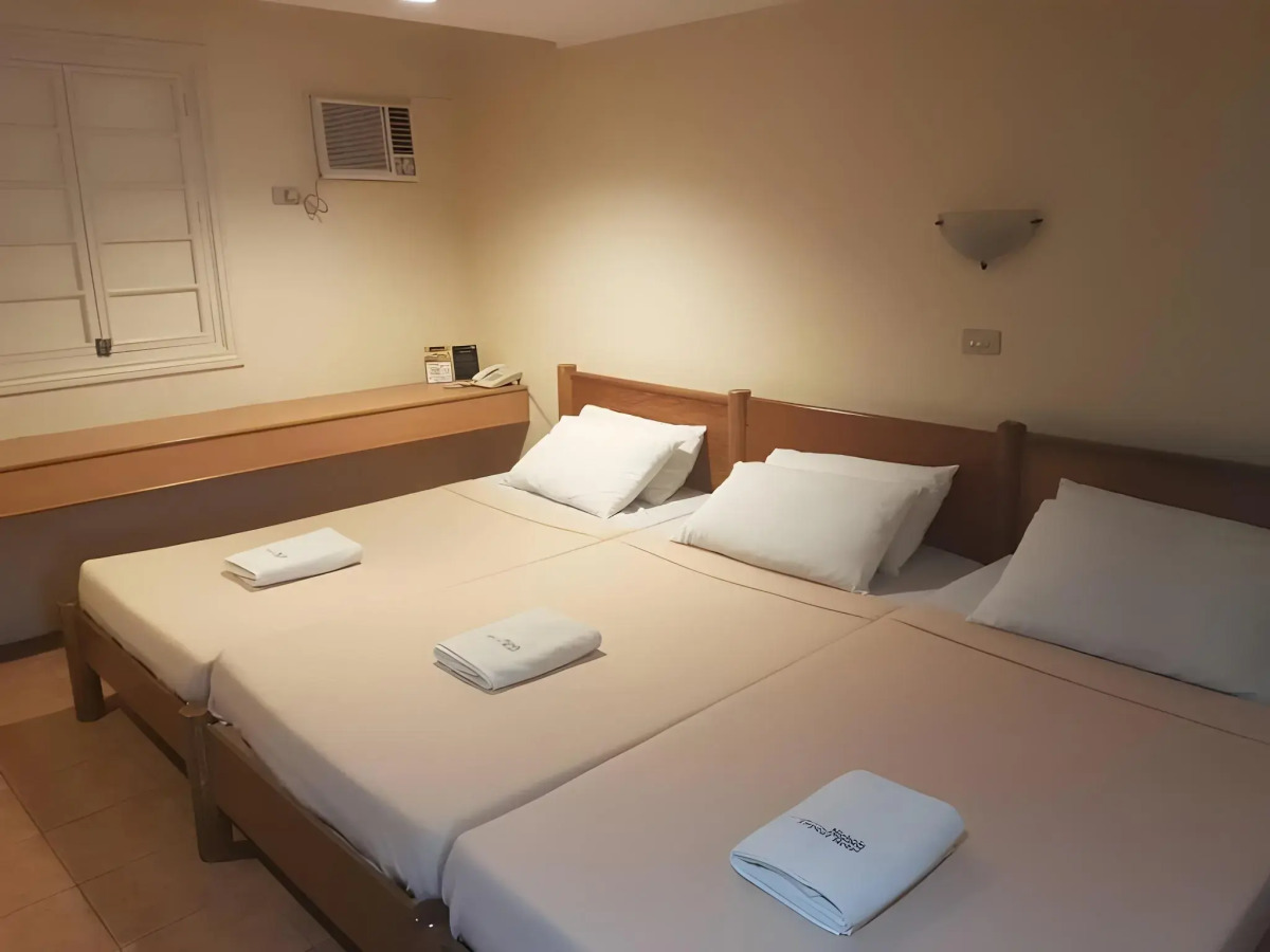 Nichols Airport Hotel