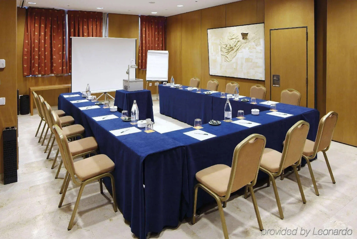 Отель Sercotel de los Reyes