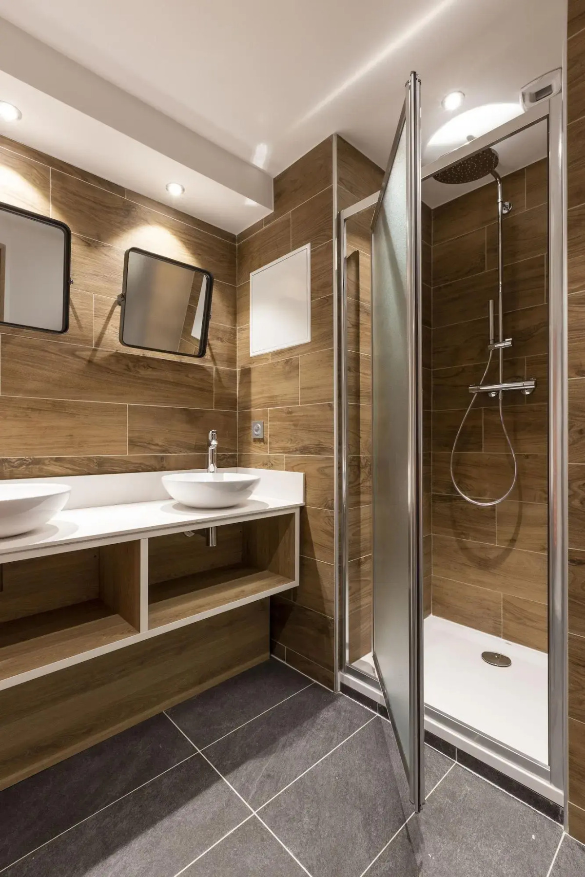 Hotel Base Camp Lodge - Bourg Saint Maurice