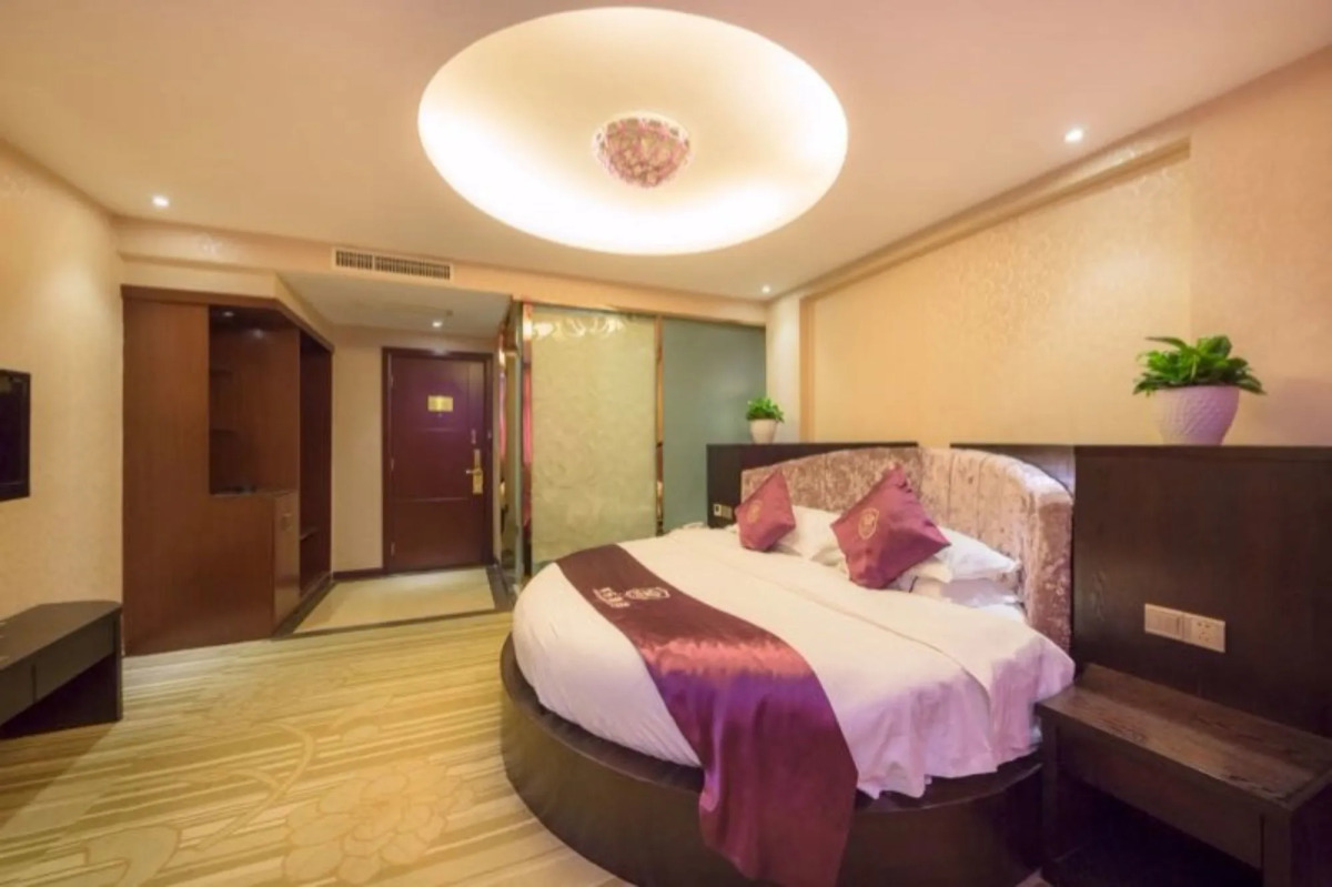 Rong Le Business Hotel