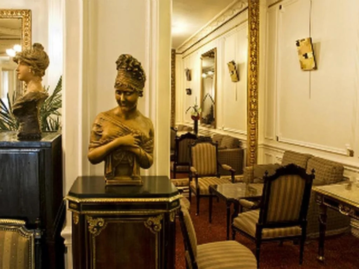 Отель Peyris Opera