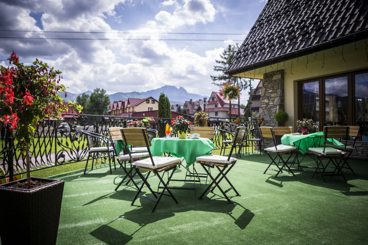 Helan Family & Garden