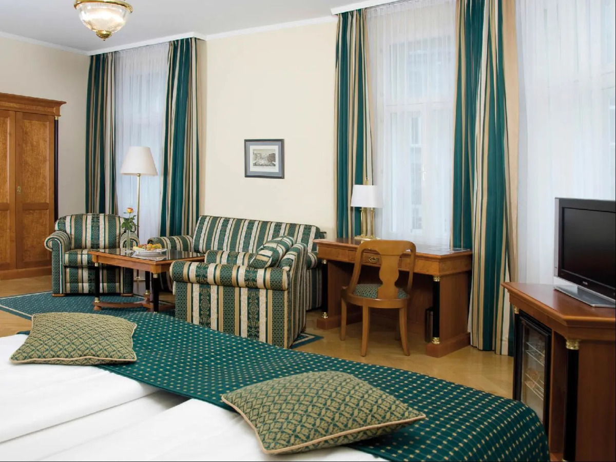 Hotel Astoria Vienna, Curio Collection by Hilton