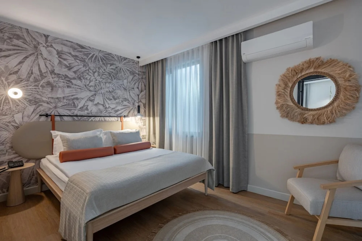 Oli Hotel And Suites