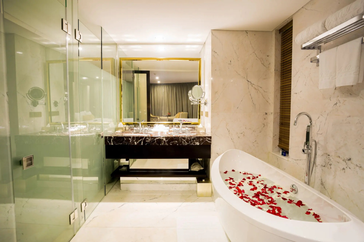 Holiday Beach Hotel Danang