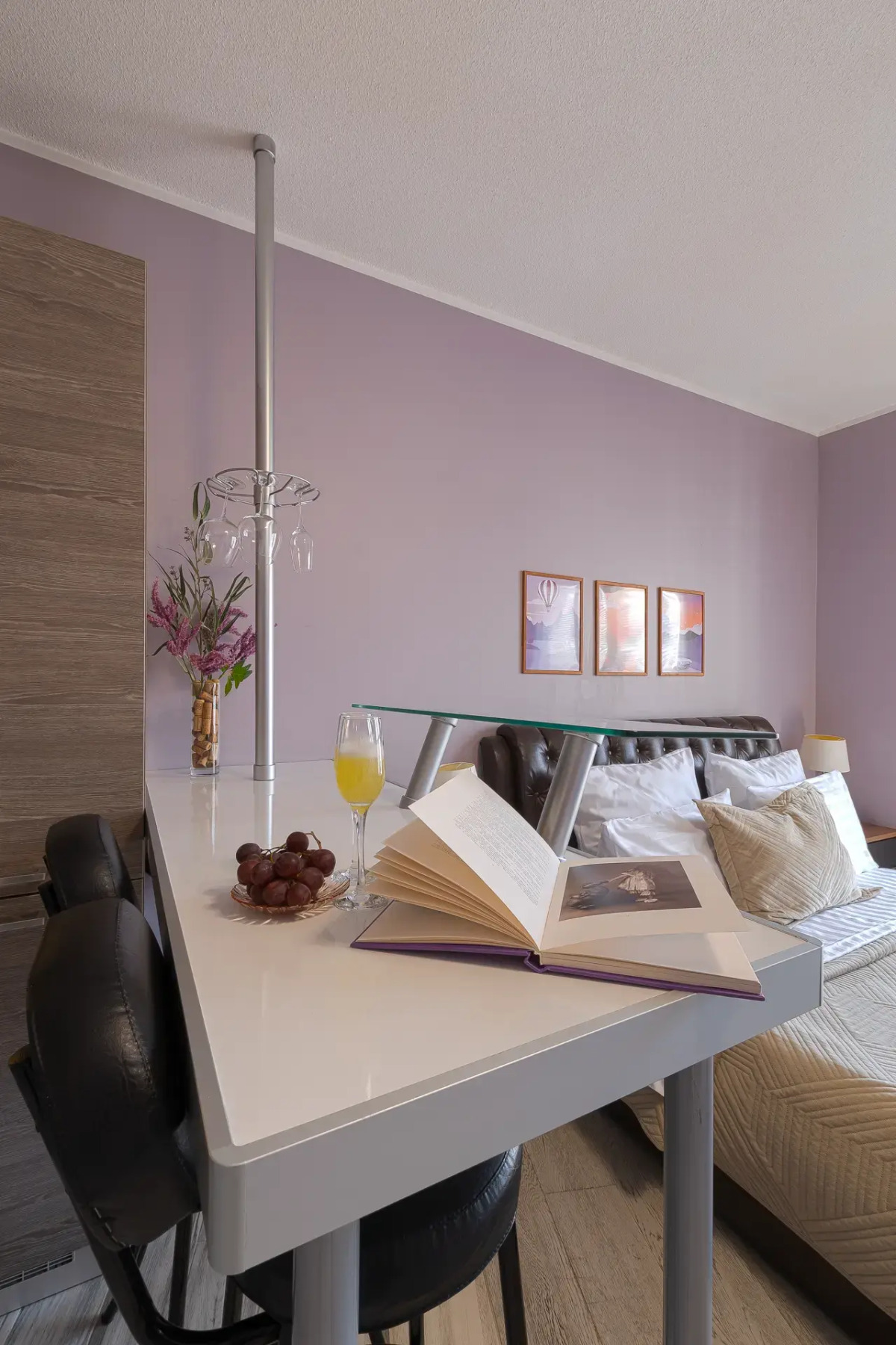 БелосНежность на набережной Обводного канала 108