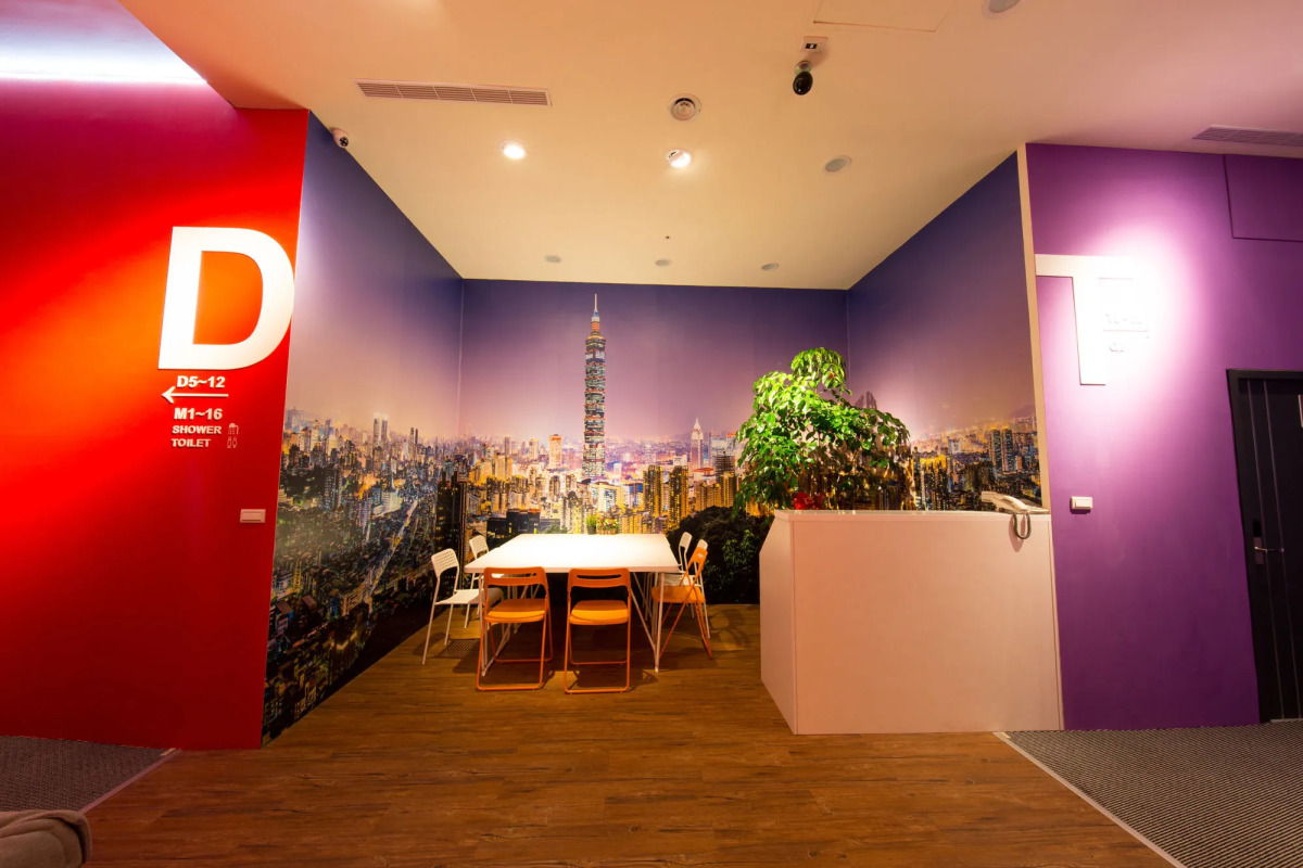 SleepBox Hotel - Ximen