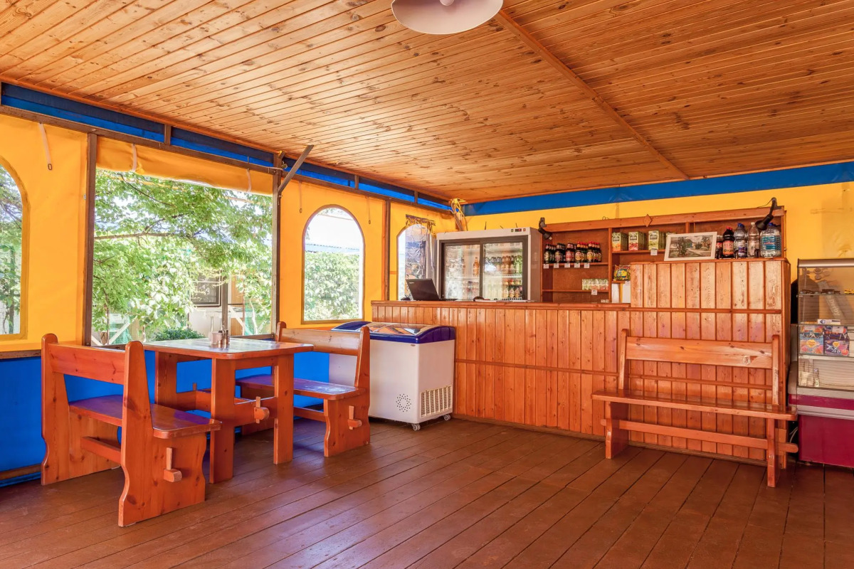 Азов Холидей