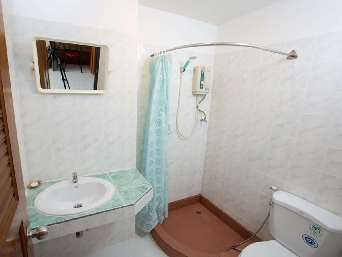 OYO 320 Regent 2002 Guest House